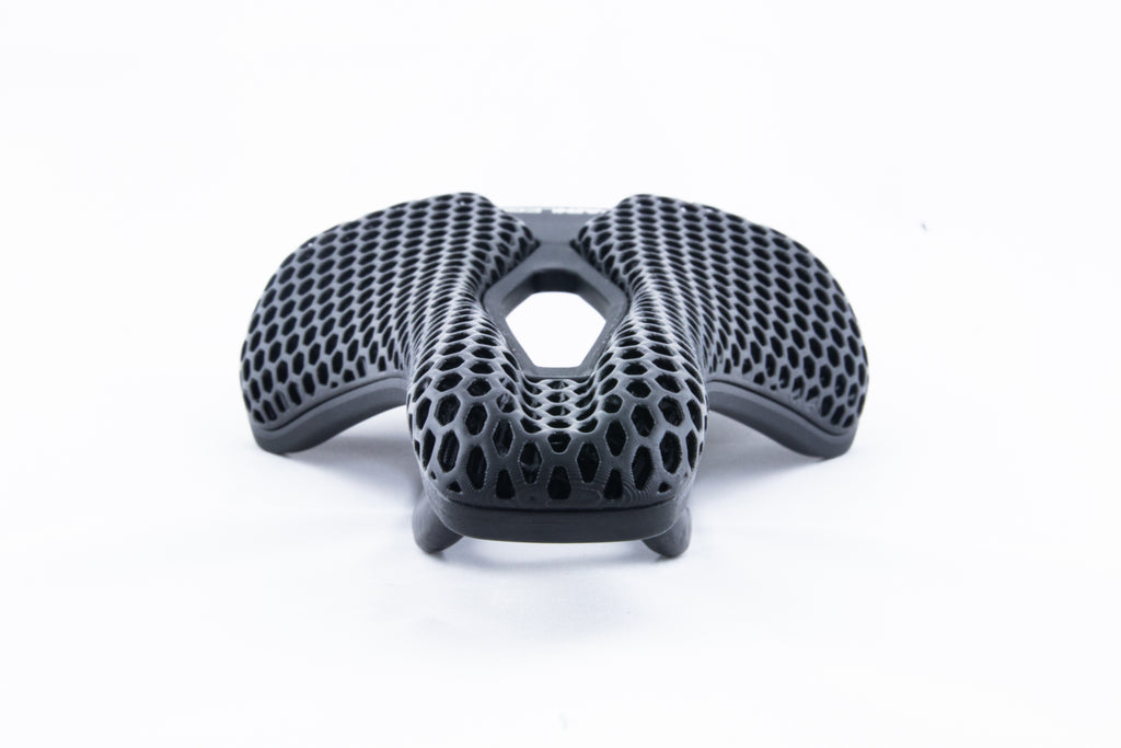 PAINLESS — 3D tištěné karbonové sedlo